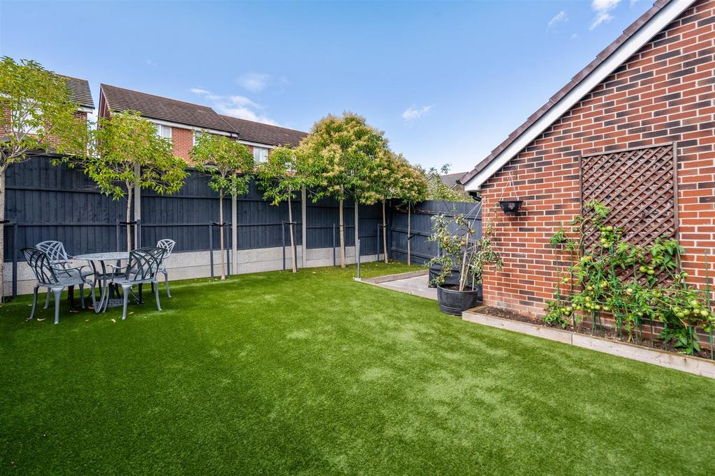 35 Barton Drive 18.jpg