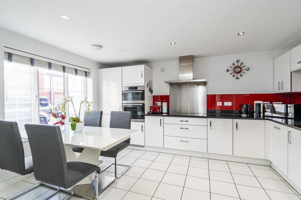 35 Barton Drive 11.jpg