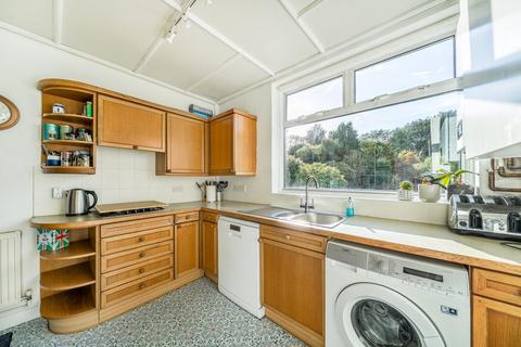 2 Chestnut Avenue, West Wickham, BR4 9ES