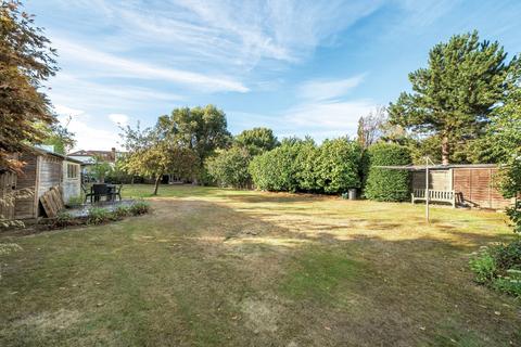 2 Chestnut Avenue, West Wickham, BR4 9ES