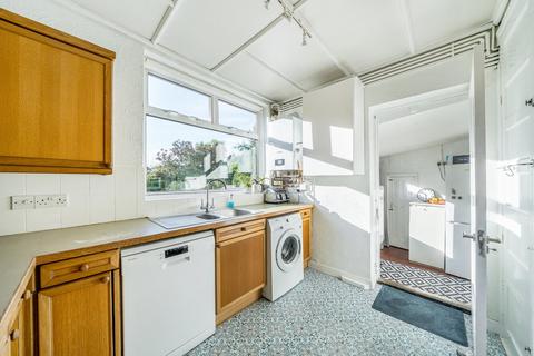 2 Chestnut Avenue, West Wickham, BR4 9ES