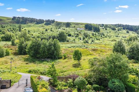 3 bedroom flat for sale, Crossbeck Road, Ilkley, West Yorkshire, LS29