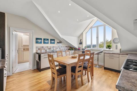 3 bedroom flat for sale, Crossbeck Road, Ilkley, West Yorkshire, LS29