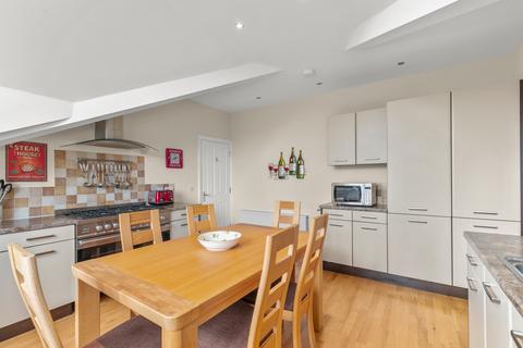 3 bedroom flat for sale, Crossbeck Road, Ilkley, West Yorkshire, LS29