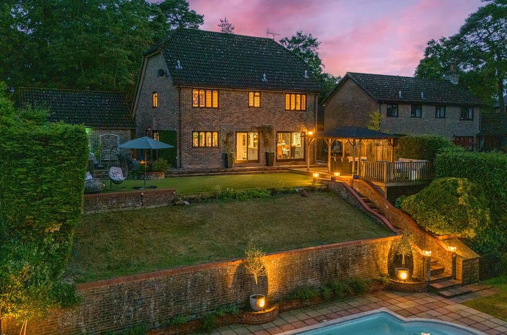Dusk rear