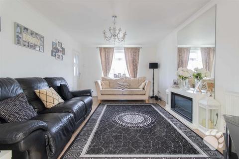 undefined, Brackendale Avenue, Basildon SS13