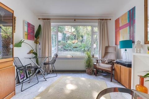 undefined, Sun Hill, Royston,