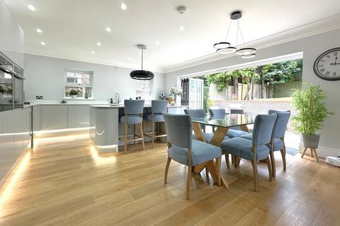 5 bedroom detached house for sale, Cherry Tree Lane, Colwyn Bay LL28