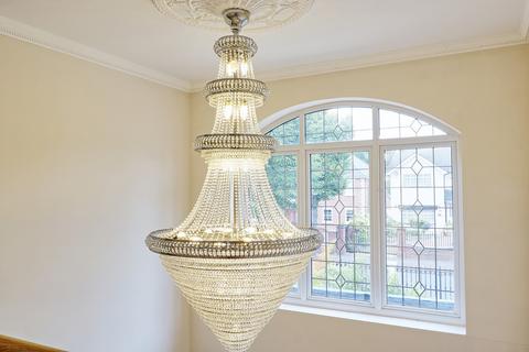 6 bedroom detached house for sale, Woodlands Avenue, Hornchurch, RM11