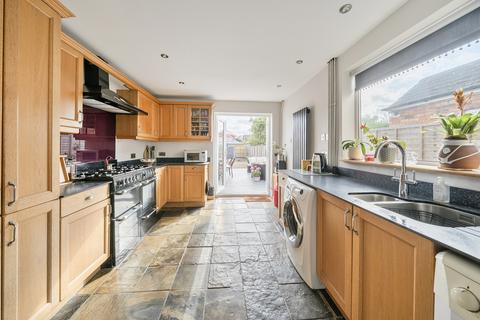 4 bedroom semi-detached house for sale, Ombersley Road, Worecster WR3
