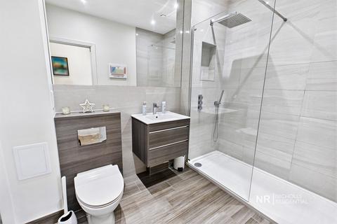 7 Milbourne Place, Epsom, KT19 0JN