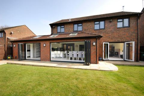 4 bedroom detached house for sale, Katherine Close, Penn, HP10