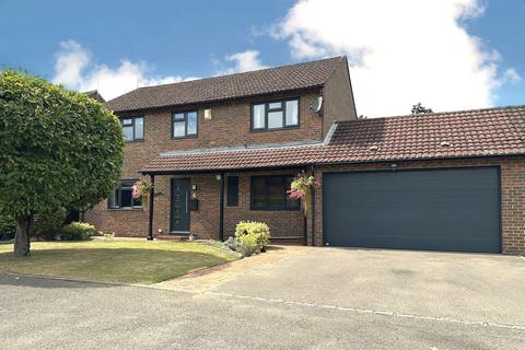 4 bedroom detached house for sale, Katherine Close, Penn, HP10