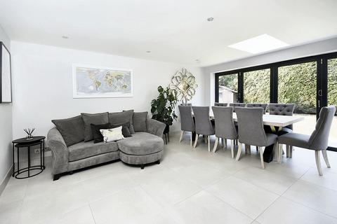 4 bedroom detached house for sale, Katherine Close, Penn, HP10