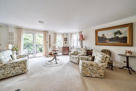 2 bedroom flat for sale, Albany Reach, Queens Road, Thames Ditton, KT7