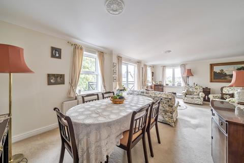 2 bedroom flat for sale, Albany Reach, Queens Road, Thames Ditton, KT7