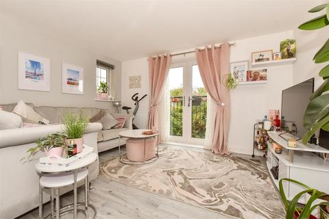 2 bedroom apartment for sale, Fife Way, Aylesham, Canterbury, Kent