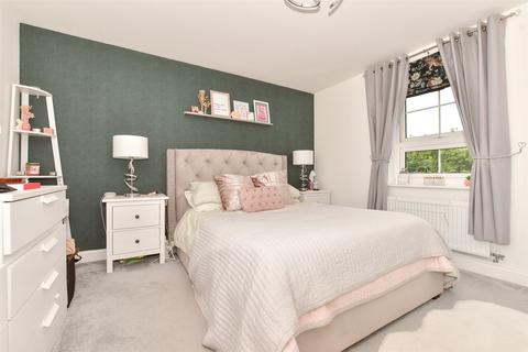 2 bedroom apartment for sale, Fife Way, Canterbury CT3