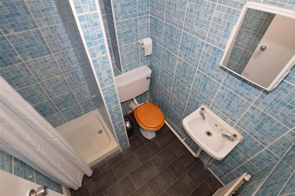 Shower room.JPG