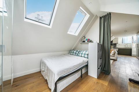 undefined, Hamilton Road, Ealing Broadway, Ealing, W5