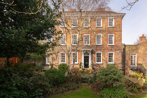 Rosslyn Hill, London, NW3