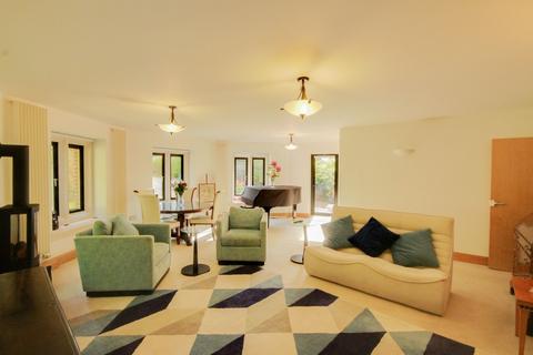 3 bedroom ground floor flat for sale, Chapel Heights, Bolnore Road, RH16