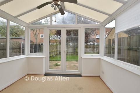 3 bedroom end of terrace house for sale, Ascot Grove, Basildon, Essex