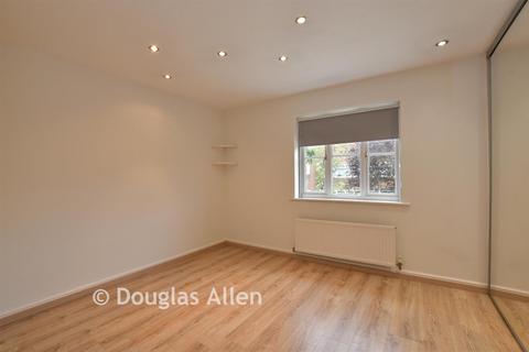 18 Ascot Grove, Basildon, SS14 1GG