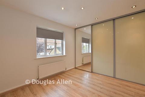 18 Ascot Grove, Basildon, SS14 1GG