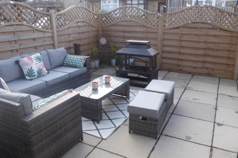 3 bedroom semi-detached house for sale, Sunwood Terrace, Halifax