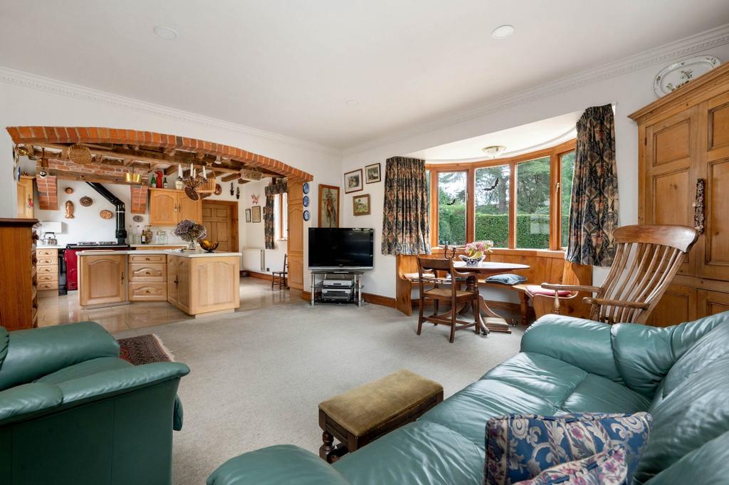 Living/Dining Area