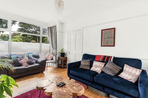 3 bedroom terraced house to rent, McLeod Road, London, SE2