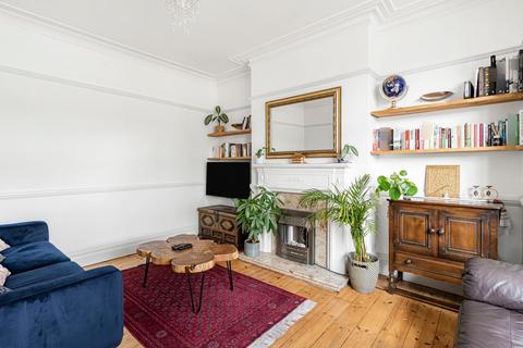 3 bedroom terraced house to rent, McLeod Road, London, SE2