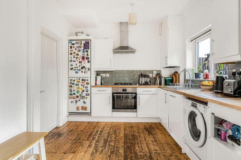 3 bedroom terraced house to rent, McLeod Road, London, SE2