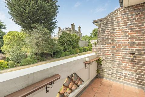 2 bedroom flat for sale, Ullswater, London, SW15