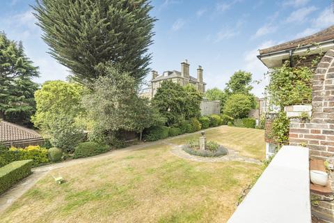2 bedroom flat for sale, Ullswater, London, SW15