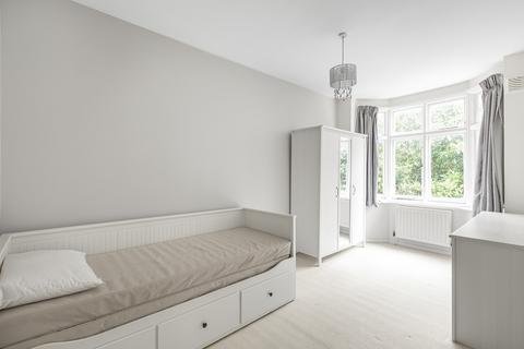 2 bedroom flat for sale, Ullswater, London, SW15