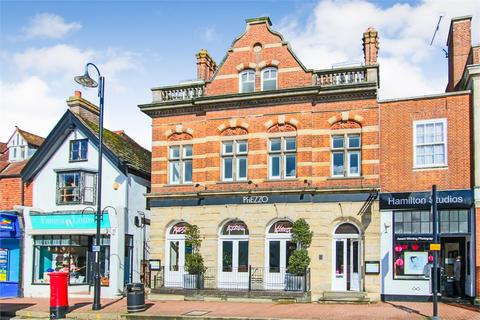 High Street, East Grinstead, RH19