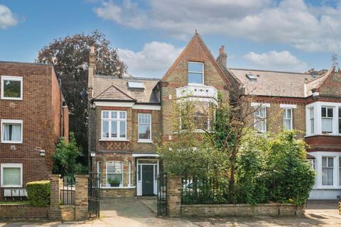 3 bedroom flat for sale, Barrowgate Road, London W4