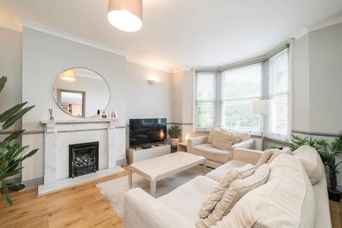 3 bedroom flat for sale, Barrowgate Road, London W4