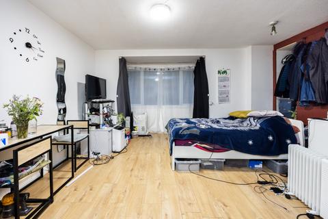 13 York Close, London, E6 5QN