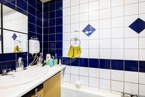 13 York Close, London, E6 5QN