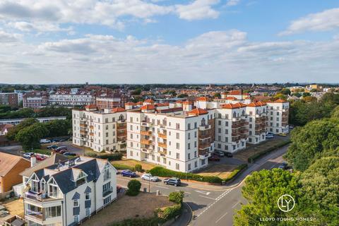 2 bedroom flat for sale, Sea Road, Bournemouth BH5