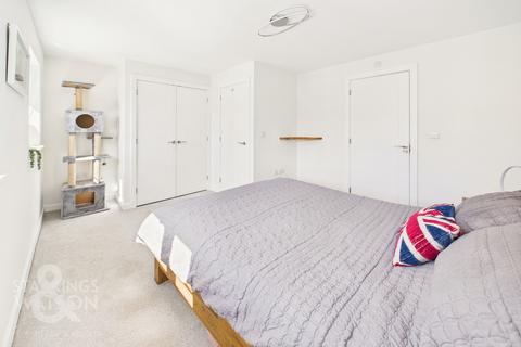 11 Buckingham Close, Carbrooke, Thetford, IP25 6WL