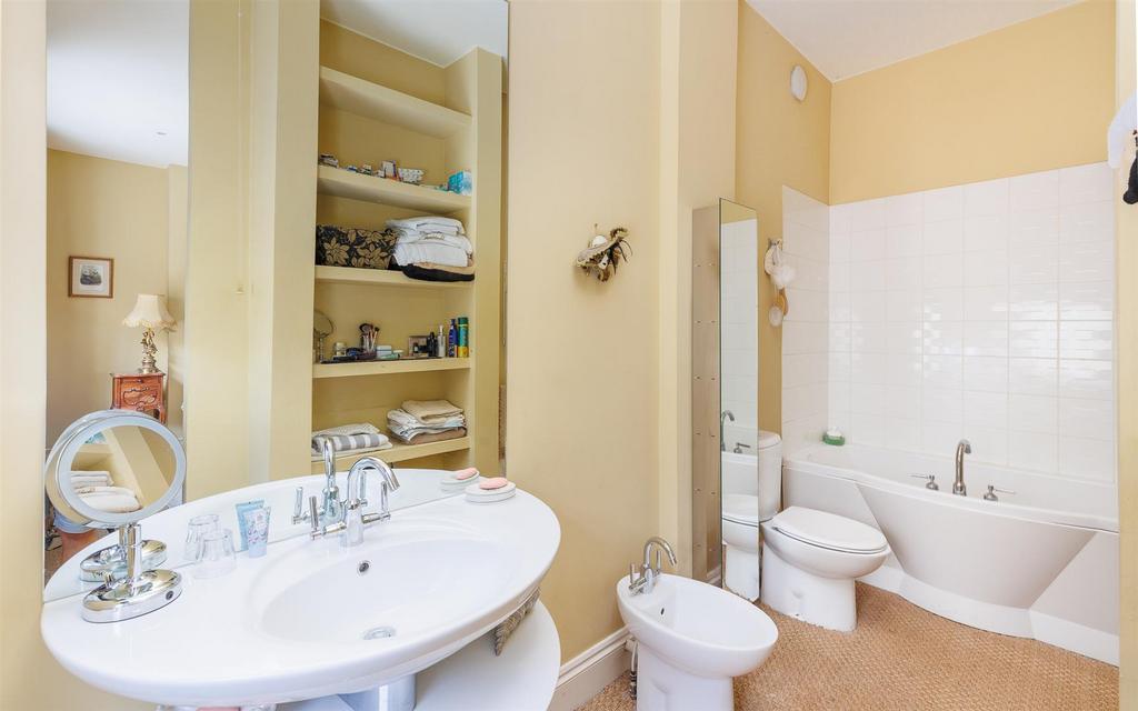 Ensuite to Bedroom 1