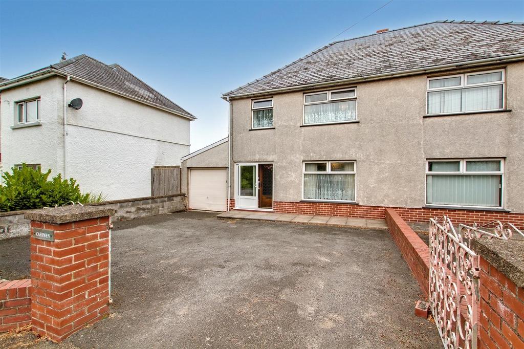 Front of House/Driveway