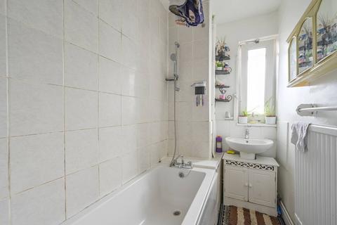 2 bedroom flat for sale, Poplar High Street, Poplar, London, E14