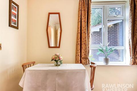 undefined, Firs Close, Esher KT10