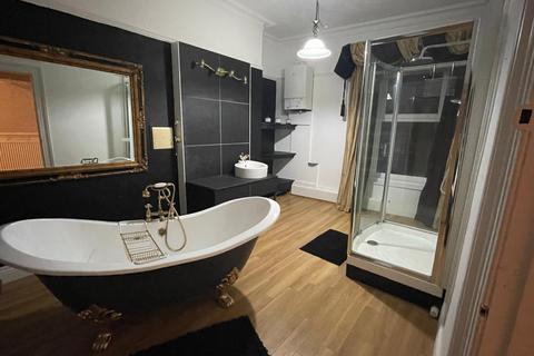 2 bedroom house share to rent, Overland Road, Mumbles SA3