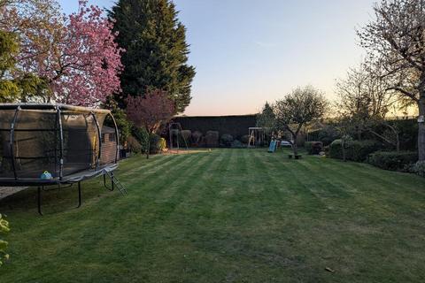 5 bedroom detached house for sale, Bawtry Road, Bessacarr, Doncaster